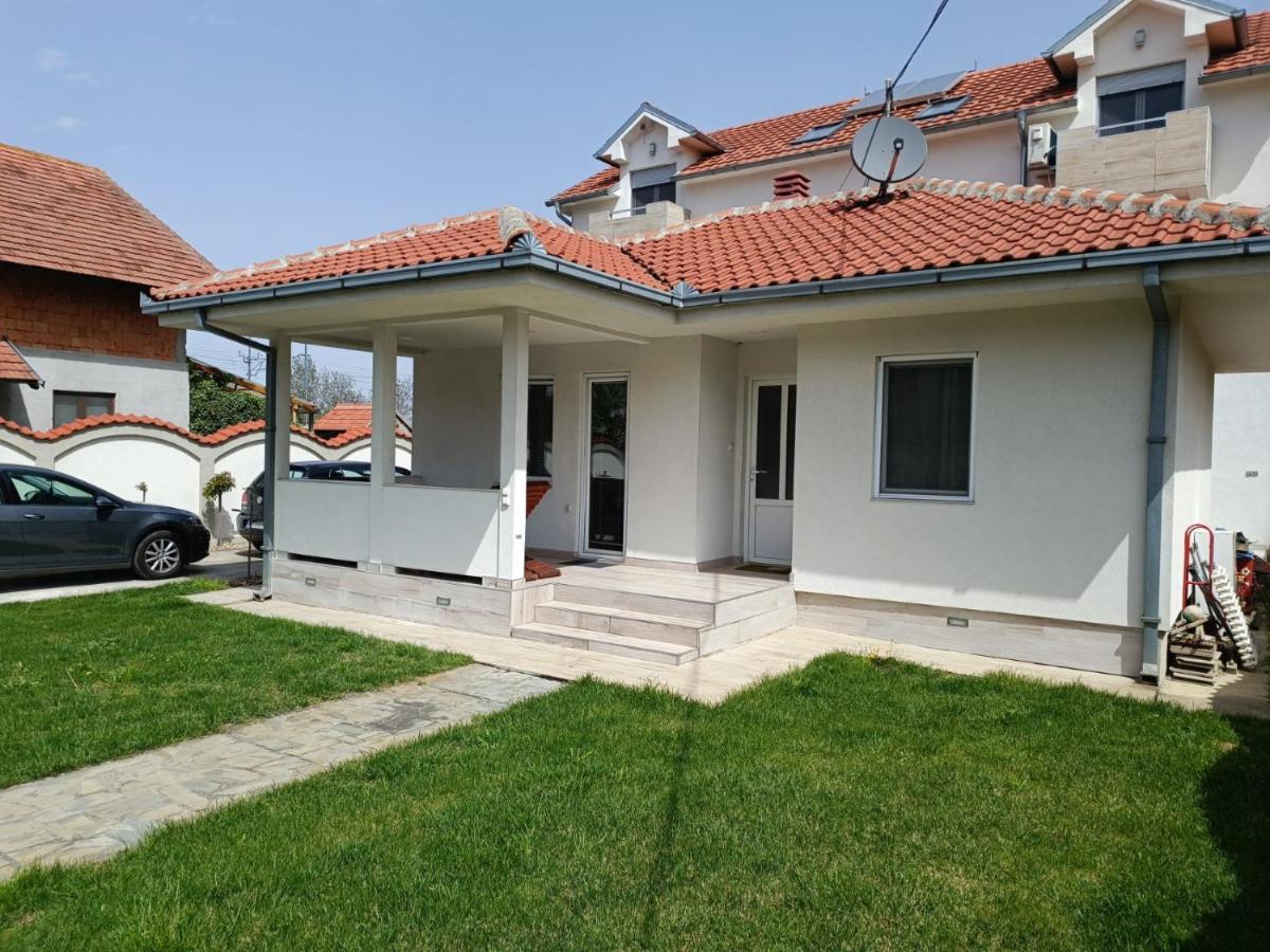 Serbian Home With Garden Krnjaca Εξωτερικό φωτογραφία