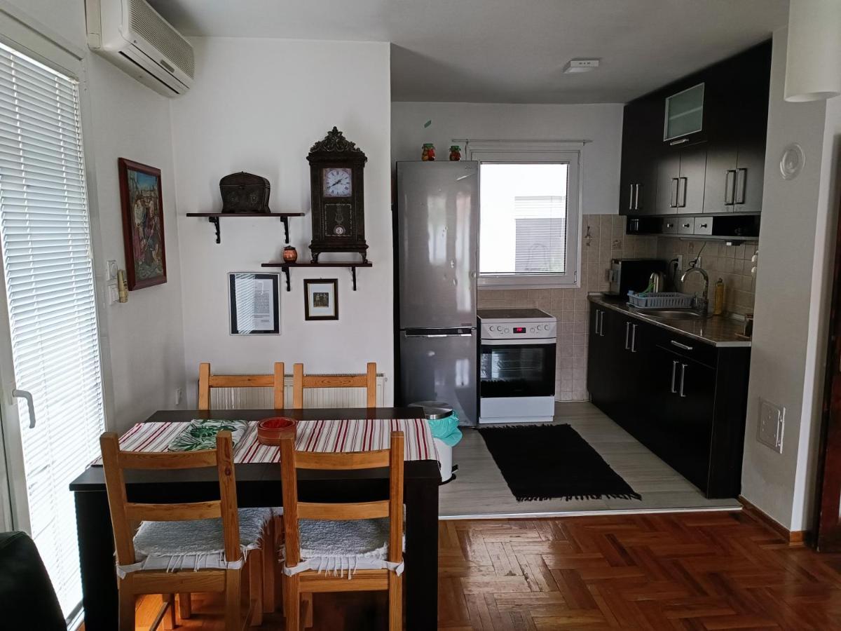 Serbian Home With Garden Krnjaca Εξωτερικό φωτογραφία